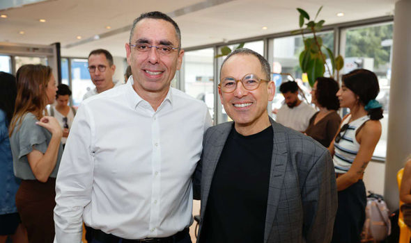 מימין לשמאל: מומו מהדב, מנכ״ל ארגון מעלה; אבי לוי, מנכ״ל קבוצת דיסקונט, צילום: גיא יחיאלי