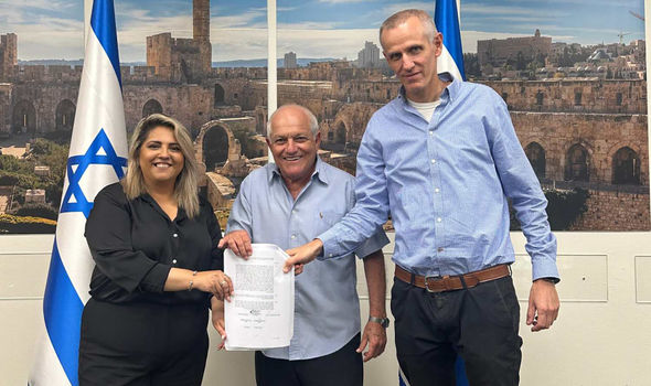 חתימת הסכמי גג, צילום: דוברות משרד הבינוי והשיכון